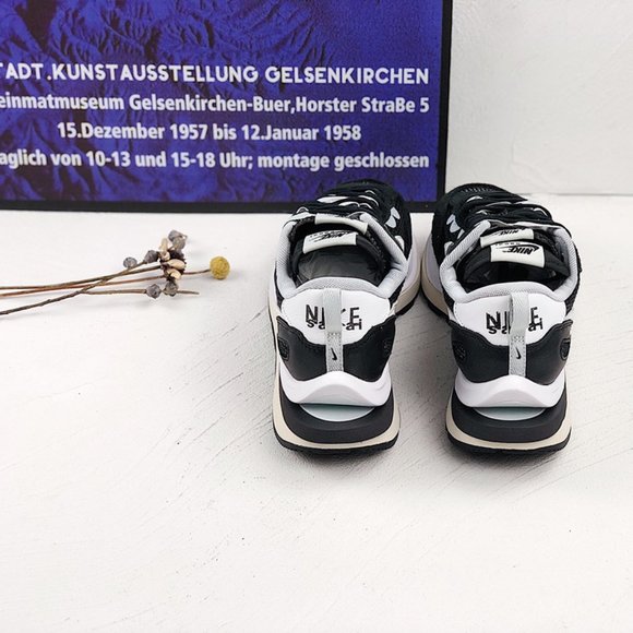 Nike Vaporwaffle Sacai Black White main image 6
